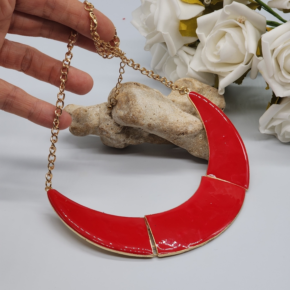 🔥10 for $30🔥 bundle Cool look Contemporary Jewelry Gold Large Red Pendant